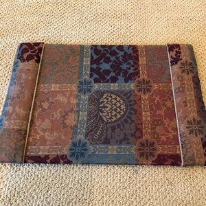 Desk pad in heavy damask fabric
